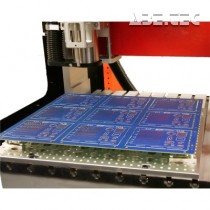 Univerzální upínací přípravek pro CNC depaneling