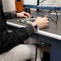 Kontinuální monitor uzemnění pracovní plochy a pracovníka MULTI-MOUNT MONITOR