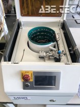 Stroj pro odizolování a krimpovaní volných předizolovaných koncovek STRIMP