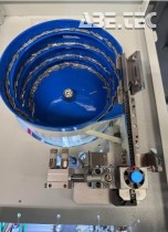 Stroj pro odizolování a krimpovaní volných předizolovaných koncovek STRIMP